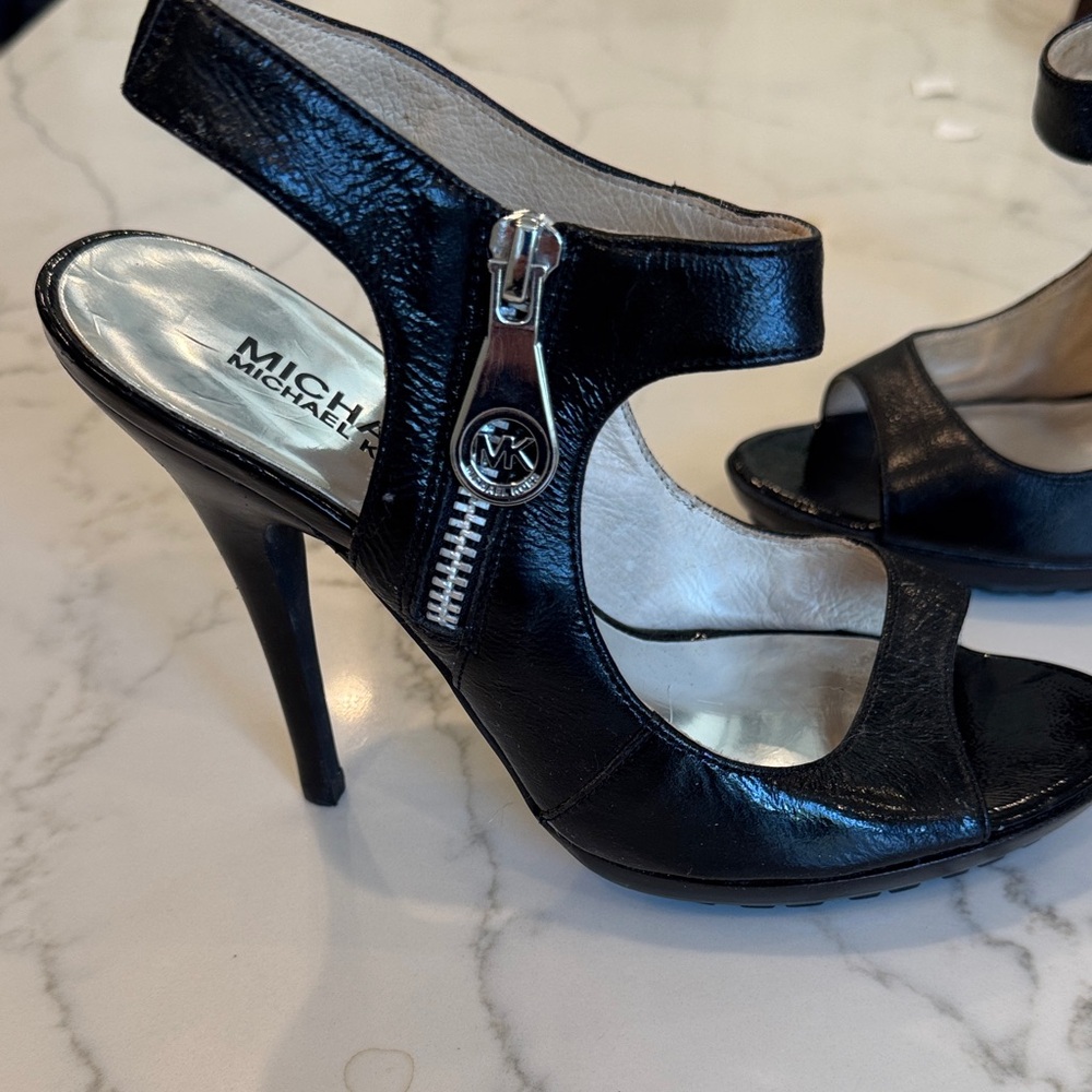 MICHAEL Michael Kors Black Zipper Heels - Picture 2 of 8